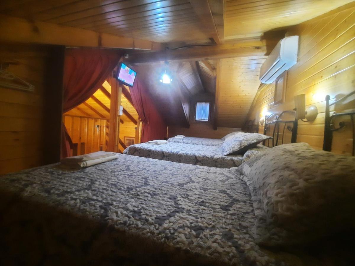Cabanas De Madera El Rinconcillo Arroyo Frio Esterno foto